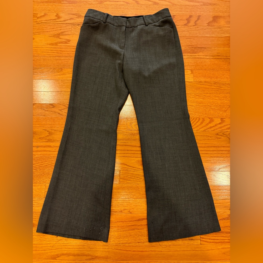 Women’s size 8P Anne Klein dress pants, gray. Great condition